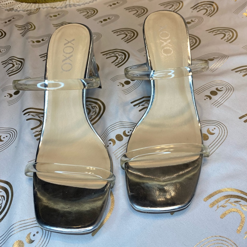 XOXO Silver Heels Modern Sleek Design